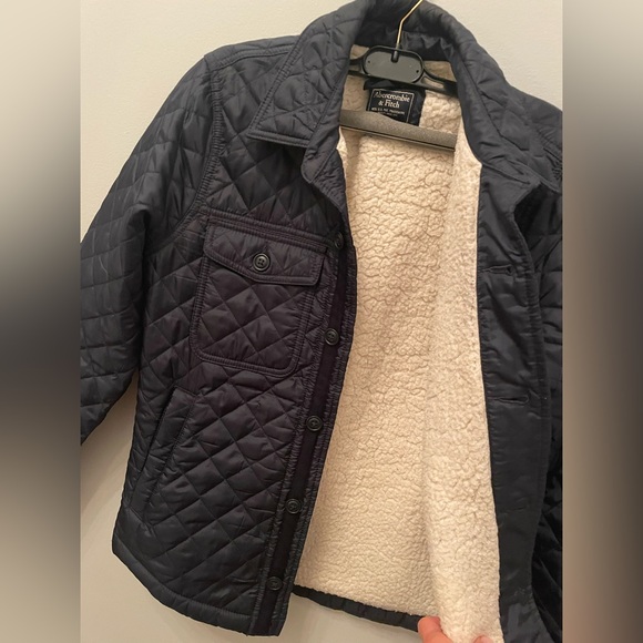 Men’s Abercrombie and Fitch quilted jacket-men’s size extra small - Picture 3 of 6